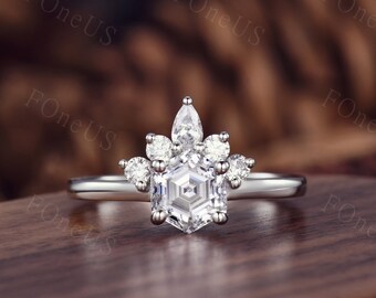 Anel de Noivado com Moissanita, Corte Hexagonal 6 x 6 mm, Anel de Noivado Exclusivo em Ouro Branco, Anel de Casamento Art Déco, Anel de Aniversário em Platina