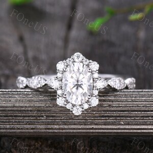 1CT Vintage Moissanite Engagement Ring Oval Shaped Halo Engagement Ring Art Deco Moissanite Rings 14K White Gold Wedding Bridal Ring