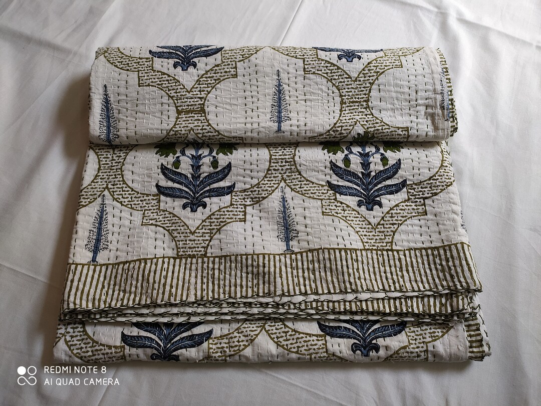 ハンドブロックプリント リバーシブルキルト ベッドカバー ラグ ハンドブロックプリントのカンタベッドカバー、リバーシブルキルト