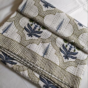 Hand Block Print Kantha Bed Cover, Reversible Quilted Blanket image 2