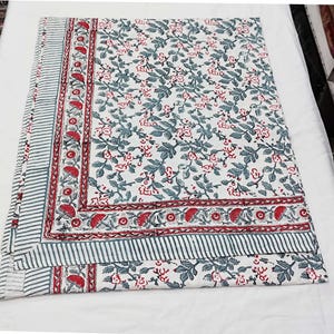 Parure de lit en pur coton, taille king, avec 2 taies d'oreiller imprimées à la main.
