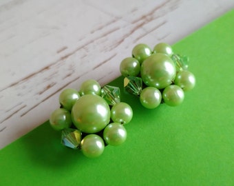 Faux Pearl Clusters || Clip On Earrings || 1950s Jewelry || Jewelry Gift for Her || Vintage Cluster Earrings || Green Earrings