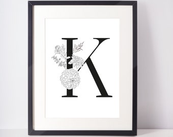 Lettera K / Lettera di fiore floreale iniziale / STAMPA UNFRAMED / Monogram Wall Art / Scandi minimalista / Tipografia monocromatica in bianco e nero