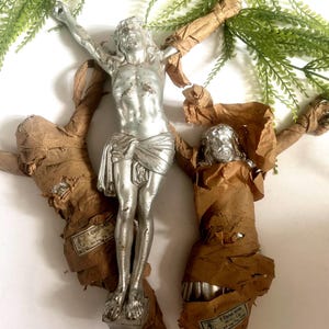 アンティークフランス製 36 cm コーパスクリスティ棺、鋳鉄製、1800年代、未使用デッドストック、宗教的な壁アート、キリスト教の室内装飾、大きな十字架像