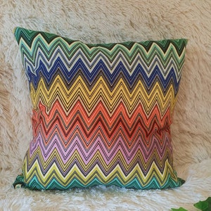 Chevron throw pillow case, Zigzag pillow cevers, Colourful Pillowcase, red yellow blue green Cover, Decorative Cushion, All Sizes