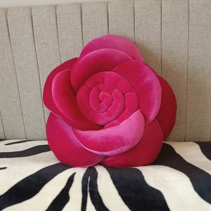 fuchsia pink Velvet flower pillow, Throw velvet Pillow, Decorative cushion Pillow, pink flower decor, fushsia home decor