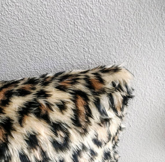 Leopard Faux Fur Pillow Cover, Cheetah pillow, furry lumbar pillow, Custom Throw Cushion, ALL SIZE, 12 Color
