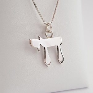 Colgante mediano Chai de plata, collar con símbolo Chai, plata 925 Chai, Chai judío, joyería judía, joyería de la cábala, collar hebreo