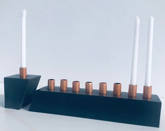 Hanukkiah in cemento Black Menorah è meticolosamente realizzato a mano, i rami sono realizzati in cemento e utilizzano candele e simili Hanukkah moderni