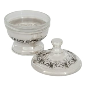 Mooie en stijlvolle vintage geïnspireerde sterling zilveren honingkom met deksel