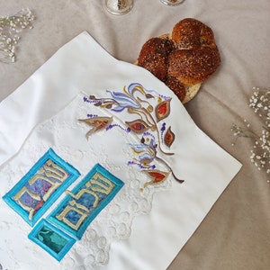 Big Size White and Blue ''שבת שלום'' Embroidered Challah Cover / Jewish Woman Anniversary Gift / Jewish Woman Gift / Birthday Present