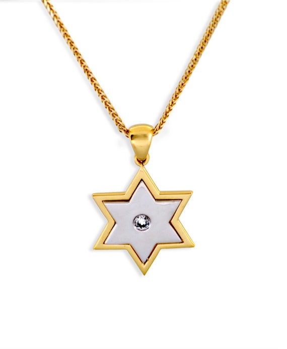 Amazon.com: GOLD Star of David Pendant Necklace - Jewish Star Judaica Jewelry  Magen David Star Necklace For Women Men : Productos Handmade