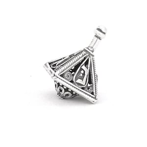 Silber Triangle Form Dreidel mit einzigartigen filigranen Design, Kinder Chanukka Spiel, jüdischen Chanukka Geschenk, israelischen Jehudaica