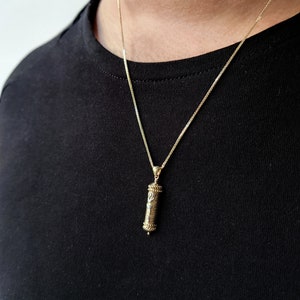 14K Yellow Gold-plated 925 Silver Jewish Torah Scroll Pendant with 18 Necklace Jewels Obsession Scroll Necklace 14K Yellow Gold-plated 925 Silver Jewish Torah Scroll Pendant with 18 Necklace Jewels Obsession Scroll Necklace