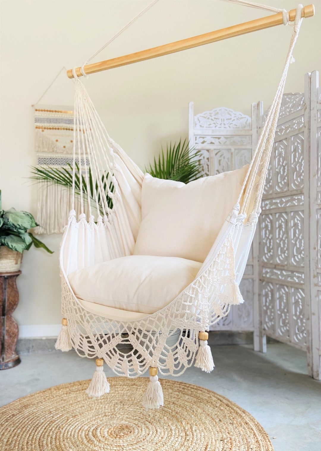 Swing Chairs that Add a Vacation Vibe to Your Home Design