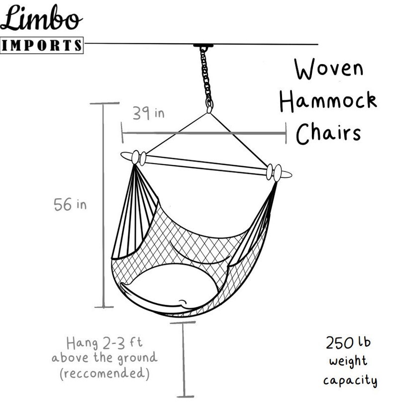 Puede incluir: Un dibujo en blanco y negro de una silla hamaca tejida colgada del techo. La silla mide 56 pulgadas de largo y 39 pulgadas de ancho. El texto "Sillas Hamaca Tejidas" est&aacute; escrito encima de la silla. El texto "Colgar a 2-3 pies del suelo (recomendado)" est&aacute; escrito debajo de la silla. El texto "Capacidad de peso de 250 lb" est&aacute; escrito a la derecha de la silla.