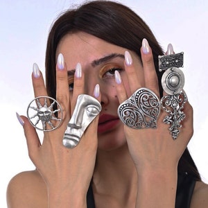 Boho Silver Statement Ring, Flower Ring, Band Chain Ring, Cute icon ring, Silver Wide Ring, Crystal Silver Ring, Mother&#39;s day gift idea