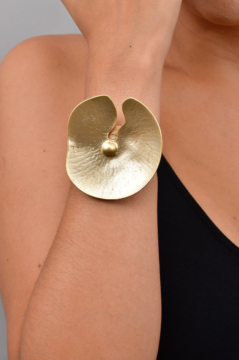 Leaf cuff bracelet Clearance