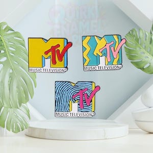 Spille smaltate MTV Nostalgia anni '80 e '90 / Distintivi televisivi musicali retrò