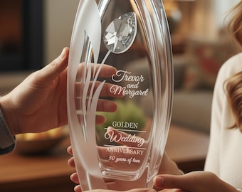 Vase anniversaire doré gravé - 50e. Cadeau d'anniversaire pour parents, grands-parents | Personnalisation dans toutes les langues