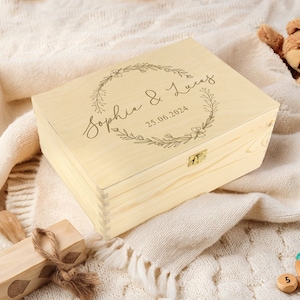 Boîte souvenir de mariage personnalisée | Boîte de rangement en bois gravée personnalisée pour cartes photos souvenirs | Cadeau de mariage pour jeunes mariés