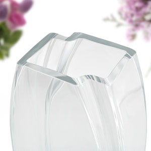 Vase à fleurs personnalisé avec nom Vase gravé fleur de naissance Cadeaux personnalisés pour elle Idée cadeau fête des mères image 3