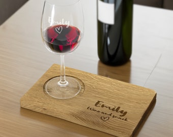 Verres à vin gravés personnalisés avec planche à collation | Verre à vin à pied personnalisé | Plateau en bois pour le vin et les amuse-gueules | Cadeaux pour les amateurs de vin