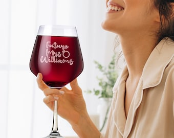 Graviertes Weinglas 860ml/29oz mit dem Namen der Zukünftigen Frau - Perfektes Geschenk für einen Junggesellinnenabschied