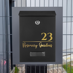Gepersonaliseerde zwarte brievenbus | Moderne grote brievenbus met slot | Aangepast huisnummer | Perfect housewarmingcadeau