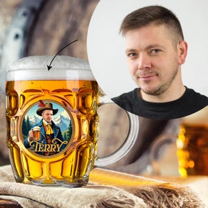 Gravierter Bierkrug mit benutzerdefinierter Karikatur | Lustige personalisierte Tasse | Einzigartiges Geschenk für Papa, Ehemann, Bruder oder Bier-Enthusiasten