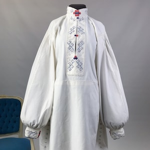 Antique Romanian shirt Vintage Romanian shirt Romanian antique shirt Romanian clothing Homespun linen shirt