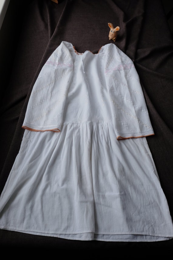 Extra thin antique cotton dress! White silk embro… - image 8