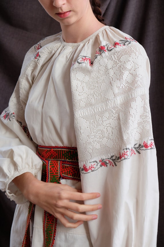 Antique LACE dress! Lovely lace work Pure antique
