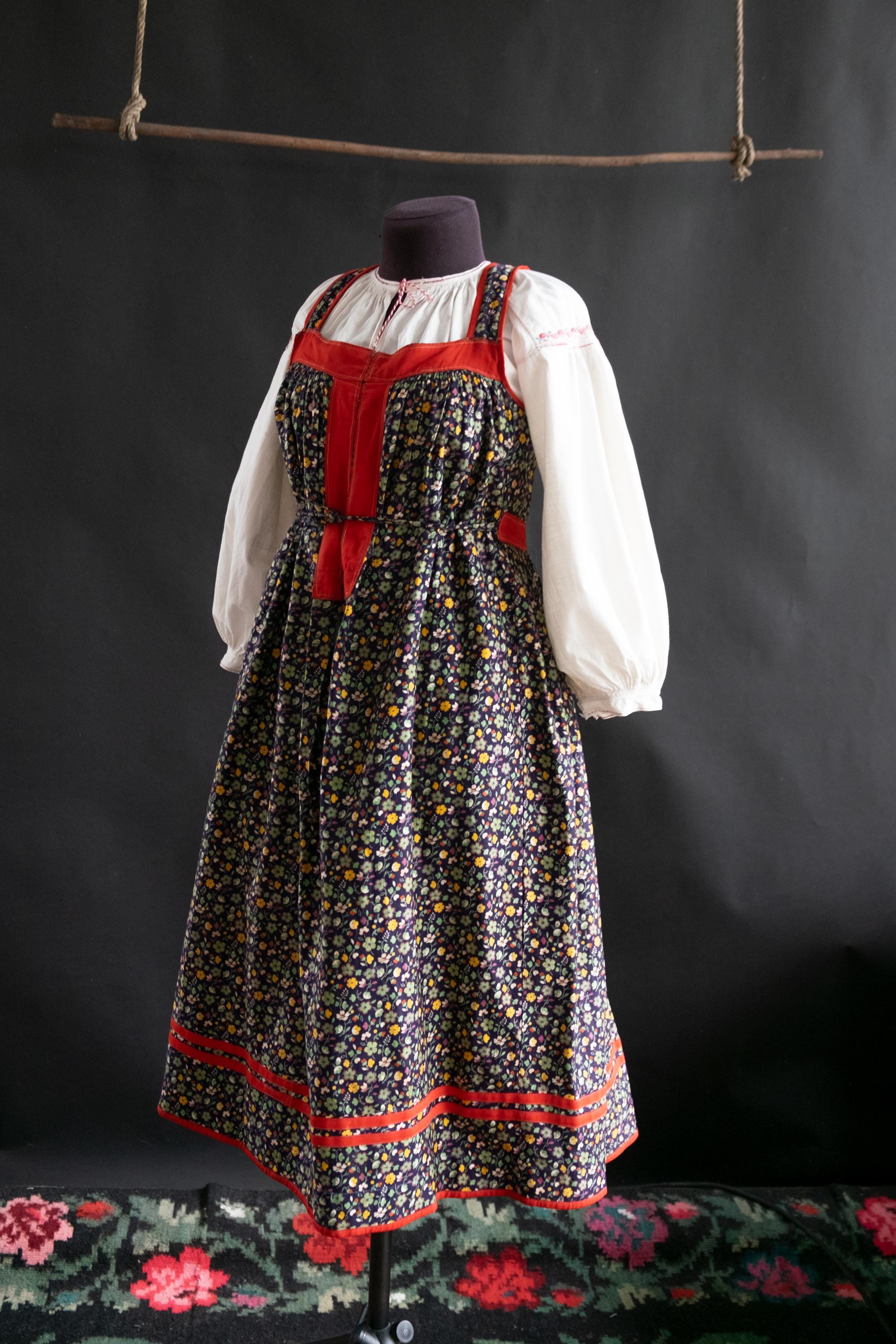 traditional russian dress Fashion Men's Free Traditional Russian Attire Image Russia, Kremlin can make same style for kids. Traditional Russian Costume