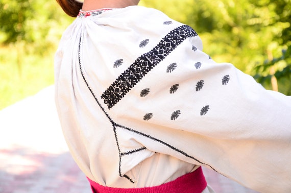 BLACK EMBROIDERED antique shirt Beautiful Ukrainia