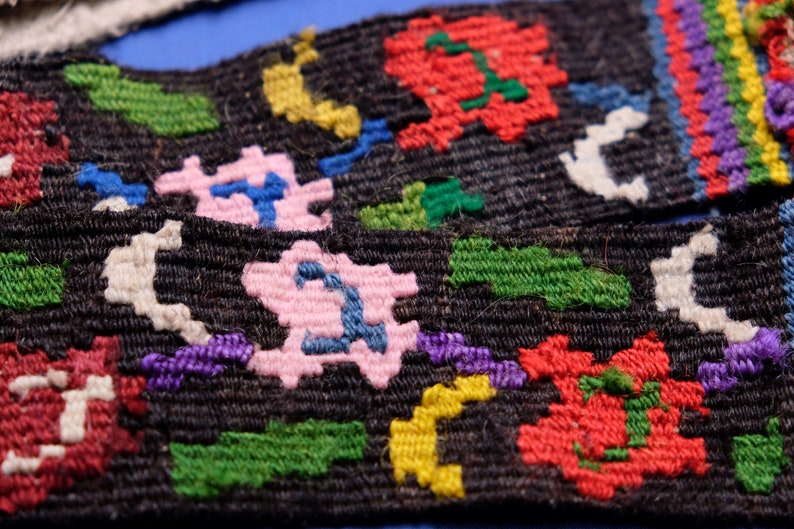 Antique woven belt Flower belt Ukrainian belt Vintage belt Woolen belt