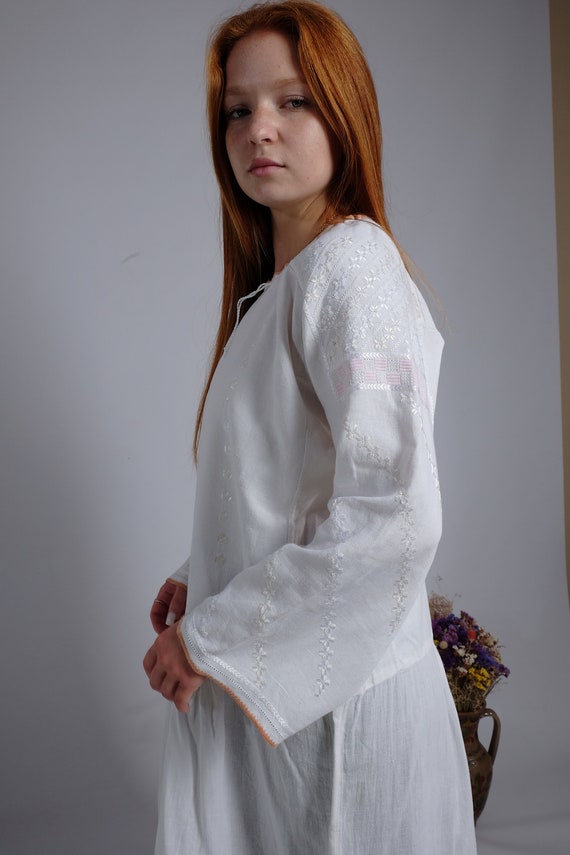 Extra thin antique cotton dress! White silk embro… - image 7