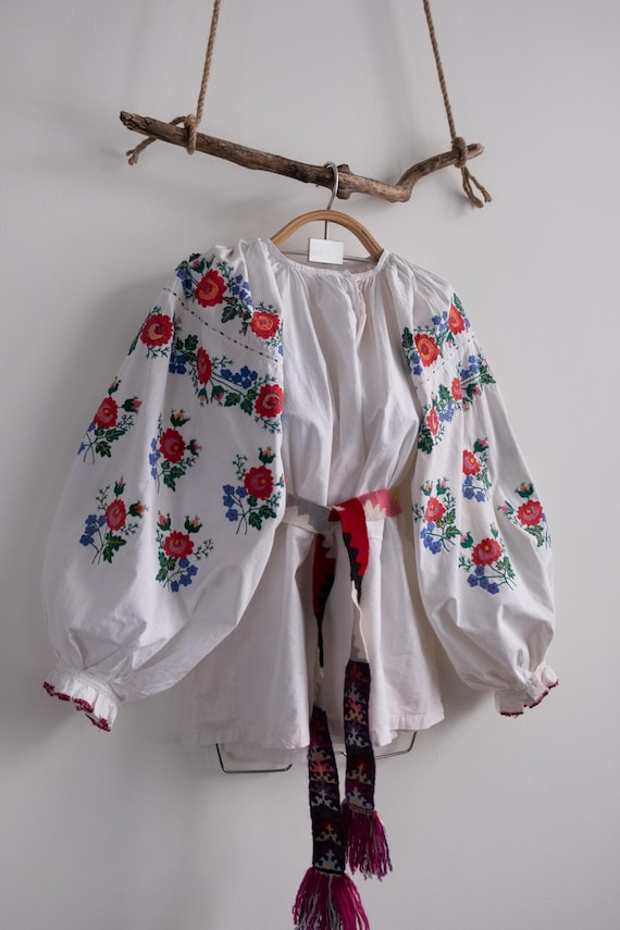 Vintage blouse Hande made blouse Embroidered blouse