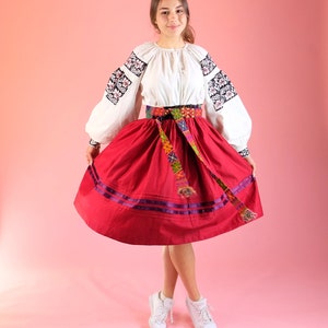 Antique red skirt Very nice  skirt Ukrainian skirt Vintage skirt Antique skirt Authentic skirt Vyshyvanka skirt Skirt Ukraine