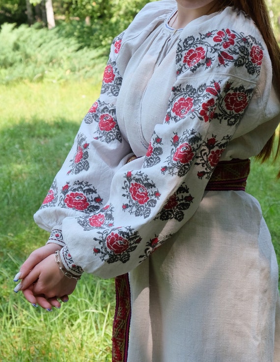 Very nice antique embroidered dress Ukrainian dre… - image 3