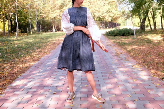 Antique sundress with POCKETS! Beautiful antique s