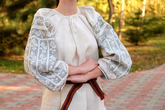 Amazing full arm embroidered dress! Antique dress