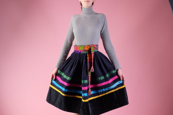 Antique woolen skirt Very nice Ukrainian skirt Ex… - image 1