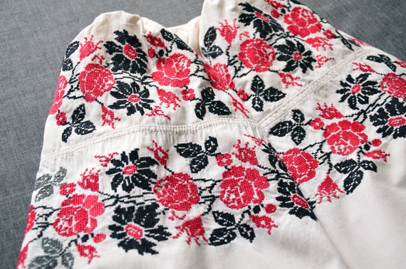 Ukrainian dress! Embroidered Ukrainian vintage dre