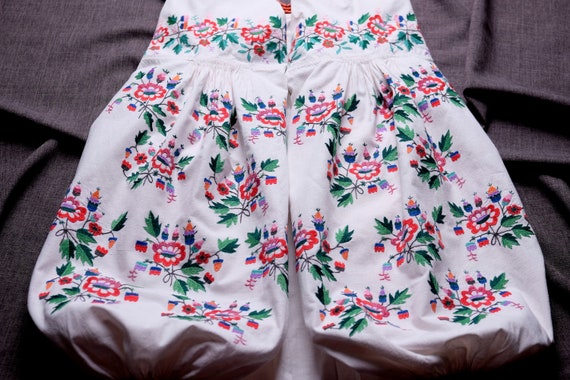 LOVELY Ukrainian dress Beautiful embroidery Extrao