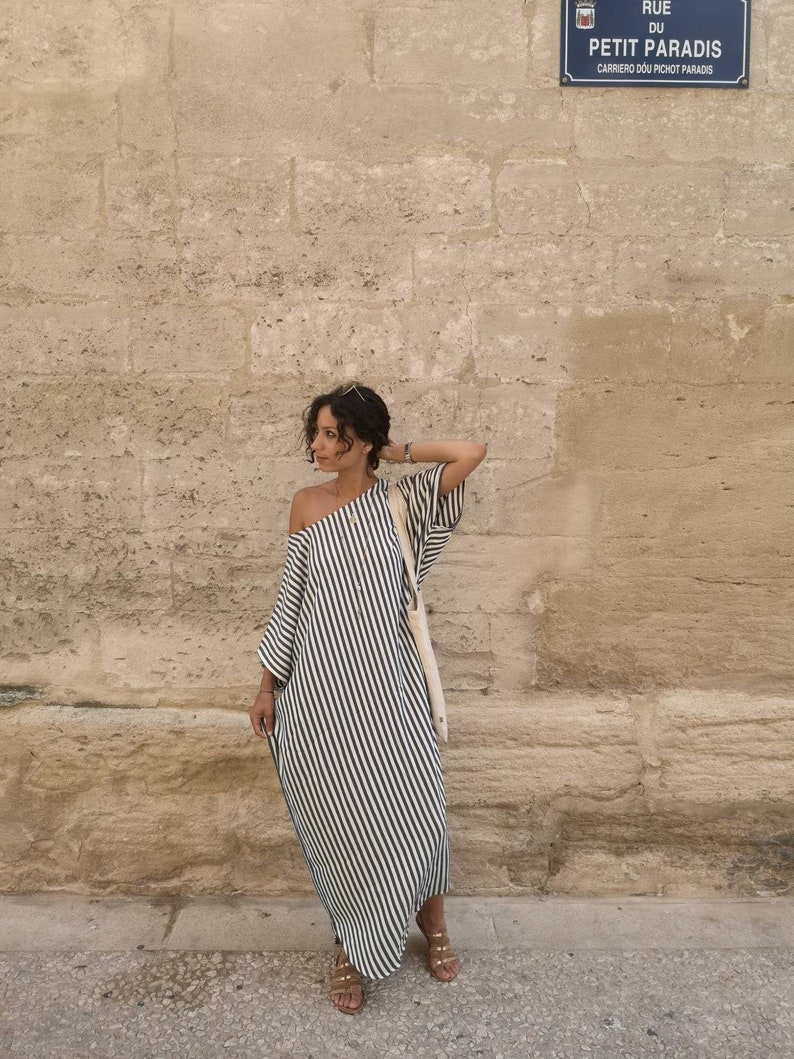 Tunique à rayures fait à la main , robe marocaine en coton, robe longue bohème pour femme, parfaite pour les vacances d'été à la plage Bleu
