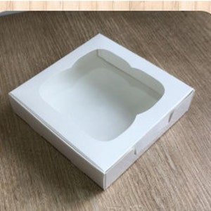 Caja de cartón de 3,93" x 3,93" x 1,18" con ventana de celofán blanco
