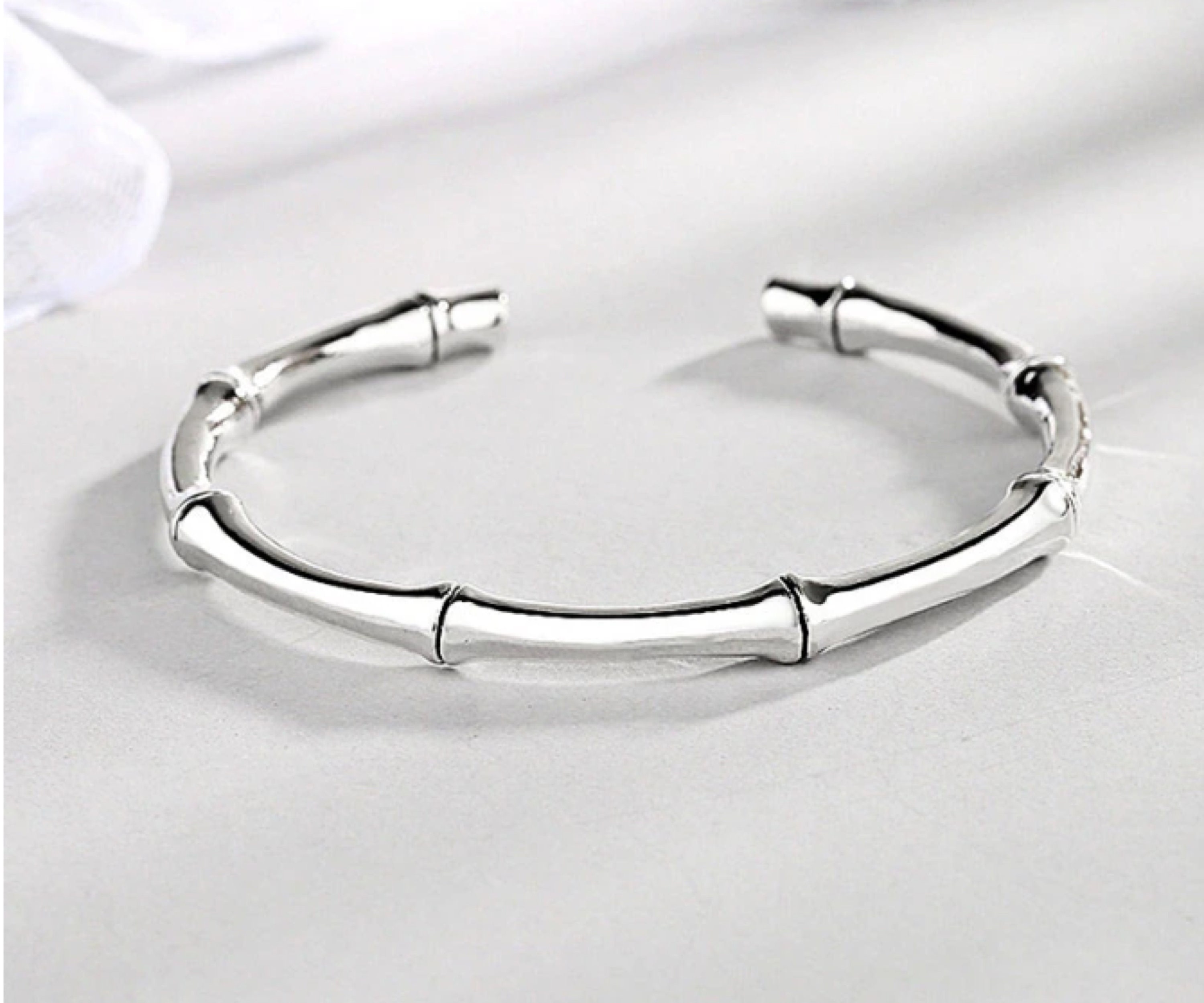 Gucci Trademark Heart Bracelet - Silver | Catch.com.au