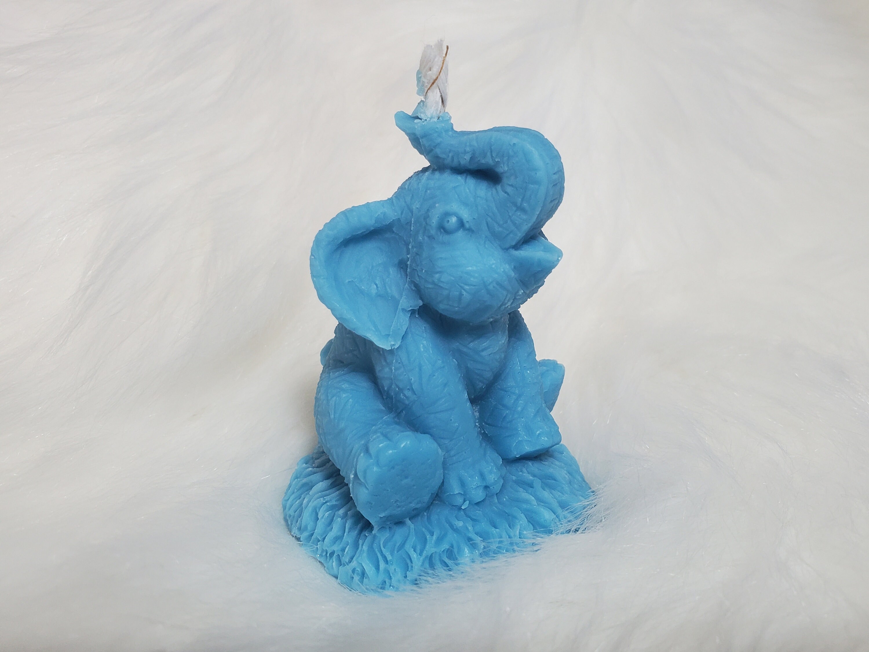Little Elephant candle custom color and scent 100 soy wax. Etsy