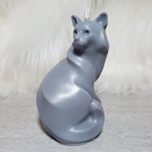 Modern Cat candle: custom color and scent, 100% soy wax, kitty.